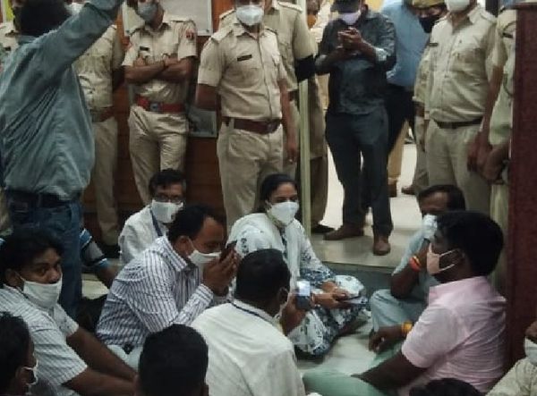 There was a ruckus on the matter of getting the file signed in Jaipur Greater Corporation