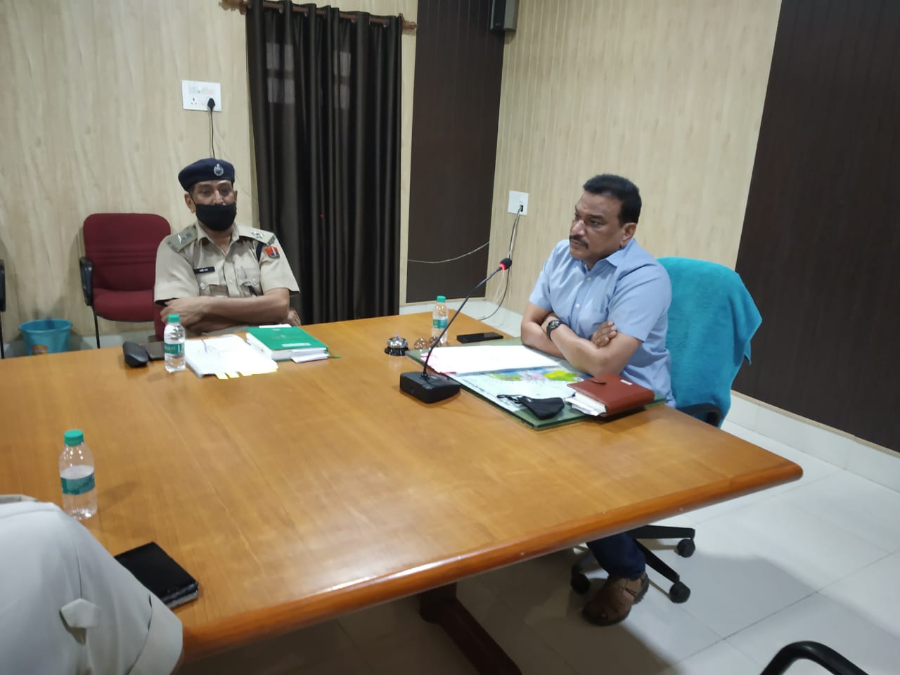 अवैध शराब, जुआ/सट्टा व मादक पदार्थों पर प्रभावी कार्यवाही हेतु शहर श्रीगंगानगर के थानाधिकारीगण को सख्त निर्देश 1 अवैध शराब, जुआ/सट्टा व मादक पदार्थों पर प्रभावी कार्यवाही हेतु शहर श्रीगंगानगर के थानाधिकारीगण को सख्त निर्देश