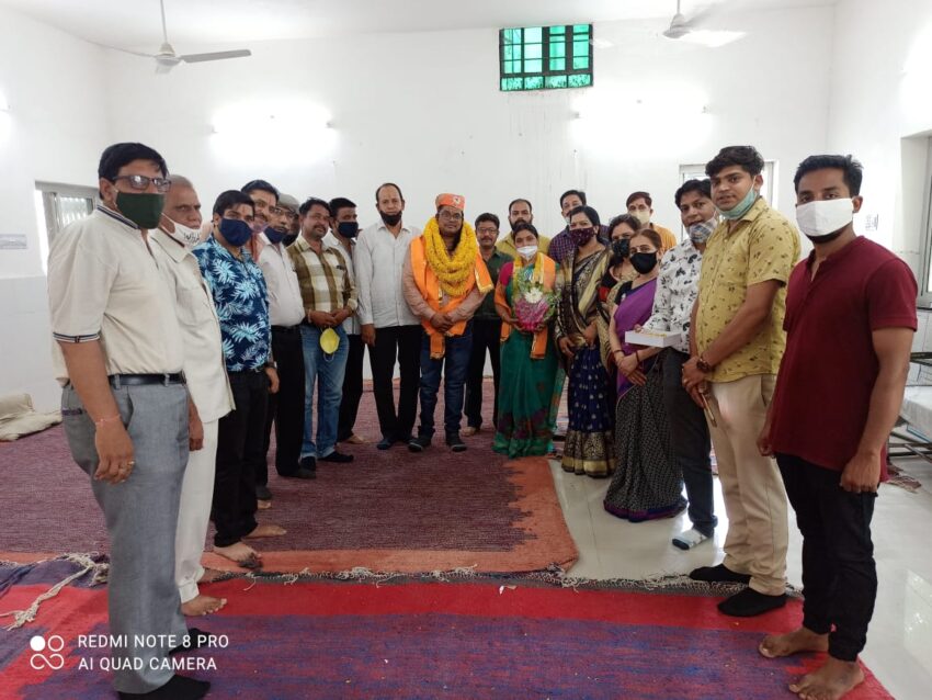 विप्र फाउंडेशन ने डॉ. संजय कुमार शर्मा का प्रधान चिकित्सा अधिकारी बनने पर किया स्वागत