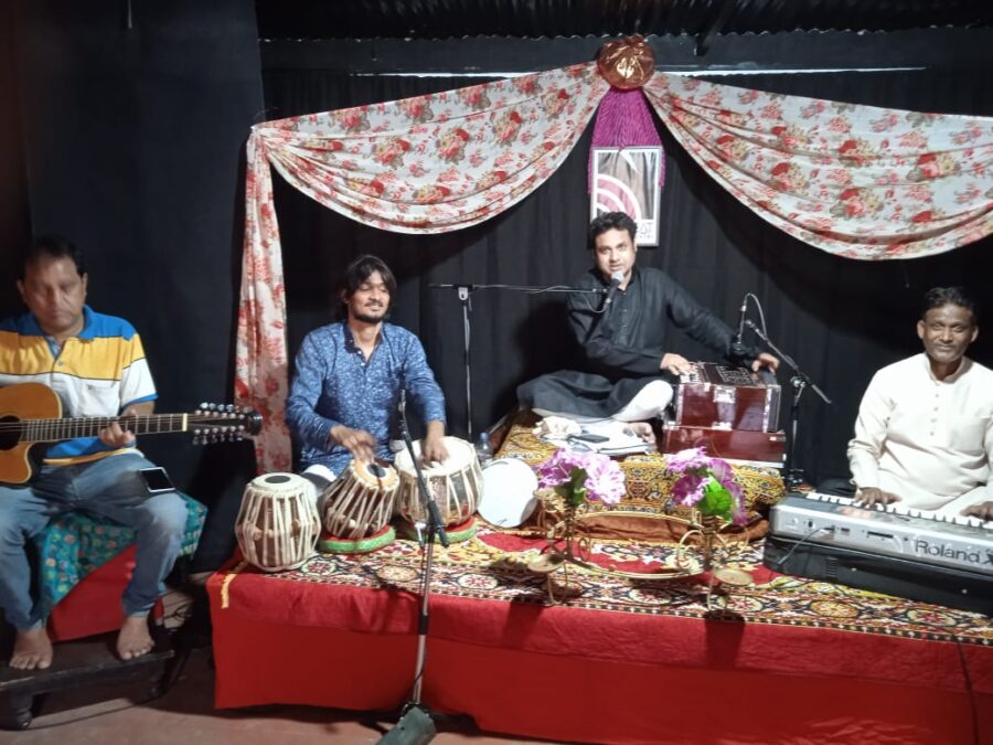 नेट-थियेट पर जमीं इश्क-ए-बयां ग़ज़ल की महफिल दाग़ दुनियां ने दिये ज़ख्म ज़माने से मिले