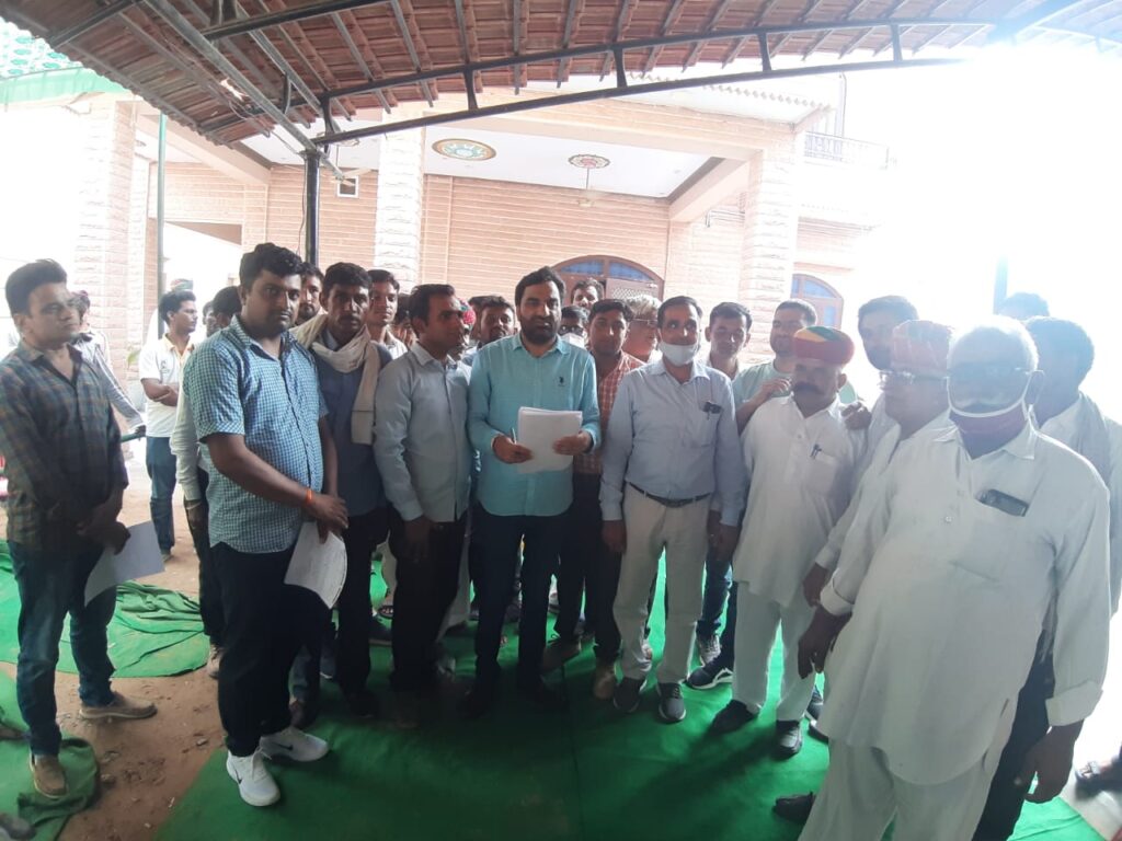 सांसद बेनीवाल ने विद्युत व पेयजल समस्याओ का मौके पर ही अधिकारियों से करवाया निस्तारण 1 WhatsApp Image 2021 07 12 at 6.57.09 PM 2