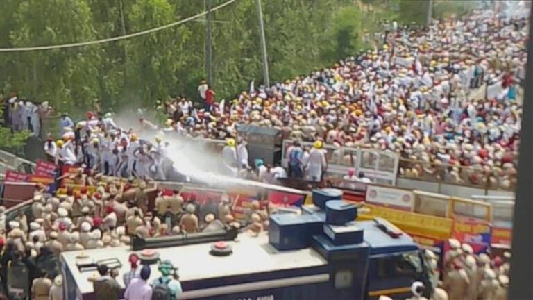 पजांब में बिजली संकट को लेकर AAP कार्यकर्ताओं का CM फार्म हाउस के सामने प्रदर्शन