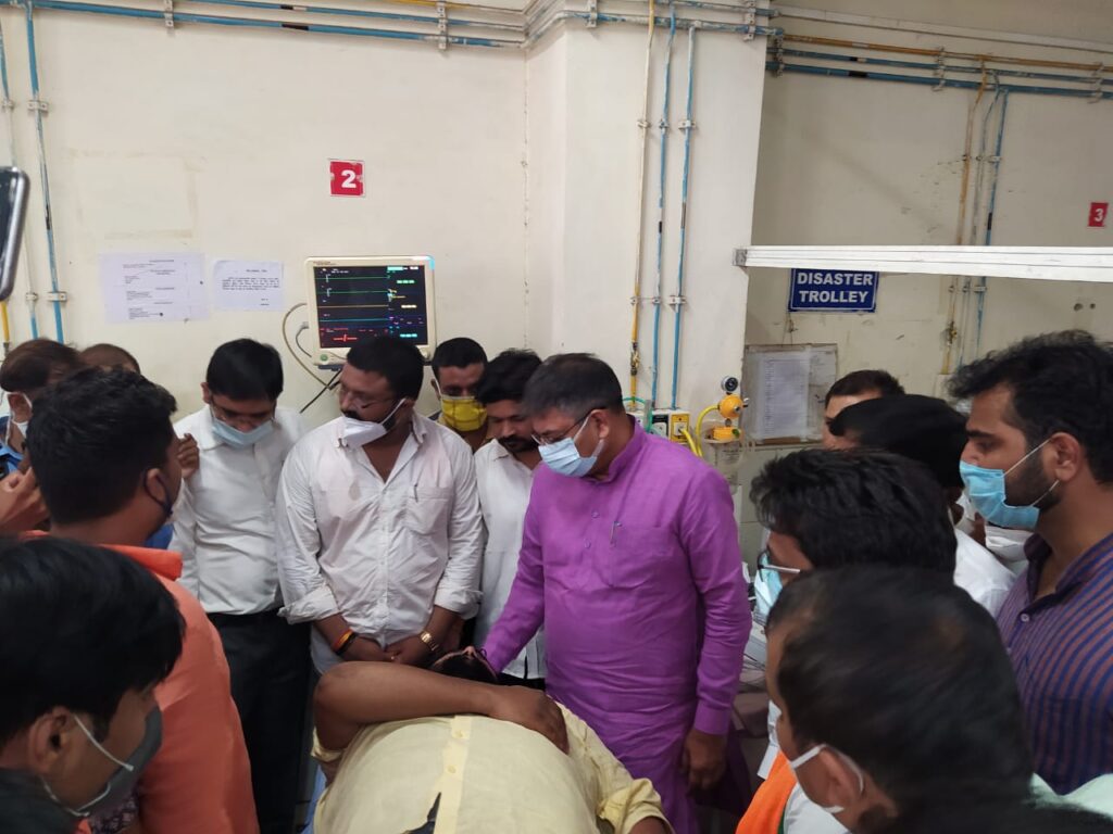प्रदर्शनकारी भाजयुमो कार्यकर्ताओ पर पुलिस ने डंडे बरसाए, आधा दर्जन घायल 2 satish poonia