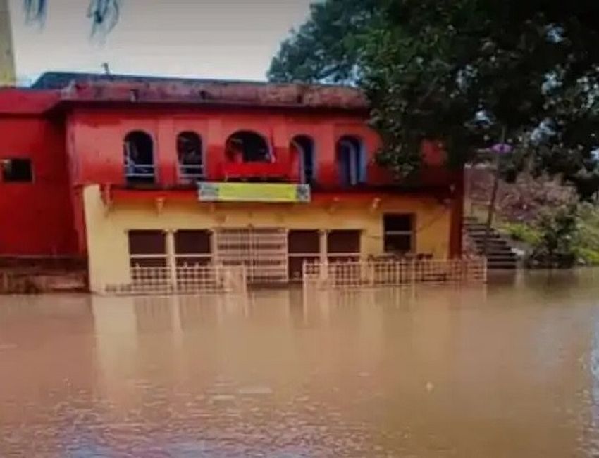 कोटा में बाढ़ के हालात गंभीर, सेना को बुलाया, सैकड़ो लोग फंसे, कई गांव टापू बने 8 से 10 फीट पानी