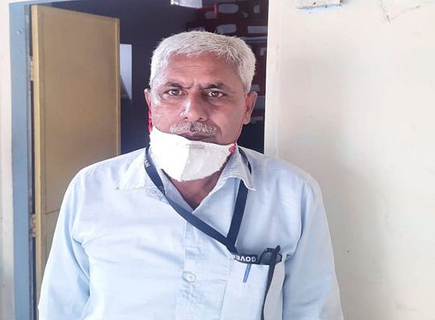 ACB ने 15 हजार रुपए की रिश्वत लेते घूसखोर पटवारी रामचंद्र सैनी को पकड़ा