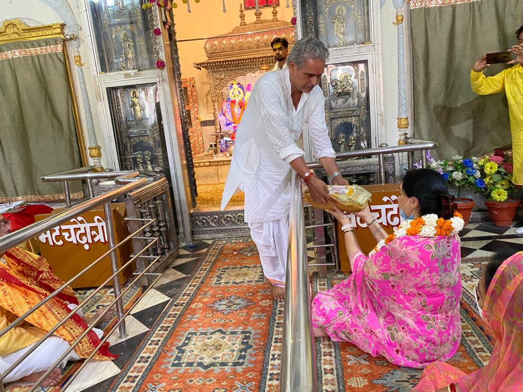 भगवान राम लल्ला के दर्शन और पूजा अर्चना कर भाव विह्लल हुई राम वंशज दिया कुमारी 2 भगवान राम लल्ला के दर्शन और पूजा अर्चना कर भाव विह्लल हुई राम वंशज दिया कुमारी