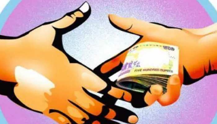 DSP मुकदमे में चालान पेश करने की एवज में मांग रहा था रिश्वत, 1.55 रूपये की घूस लेते हुए पकड़ा गया 784300 bribe