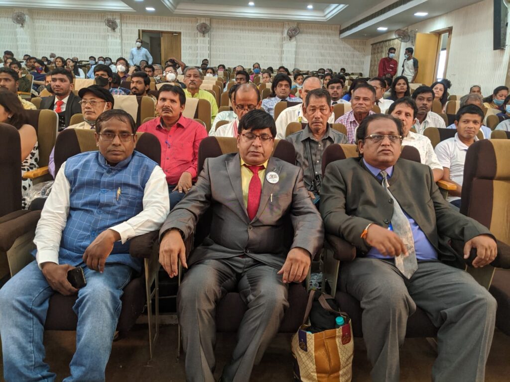 इंटरनेशनल रेकी आचार्य "ओमप्रकाश तिवारी" एनर्जी साइंस में "डाॅक्टरेट" की "मानद उपाधि" से विभूषित हुए 2 WhatsApp Image 2021 09 06 at 2.45.40 PM