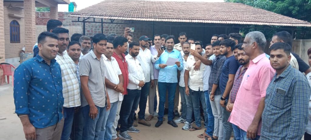 बेनीवाल से चामू से नव निर्वाचित प्रधान,उप प्रधान ने की मुलाकात