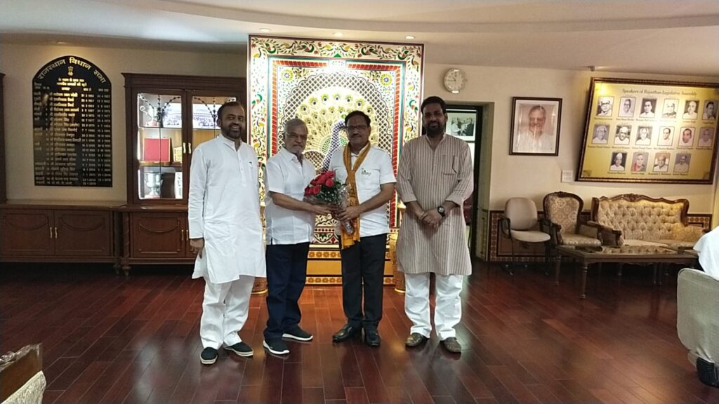 सरकारी मुख्य सचेतक डॉ. महेश जोशी ने सादगी से मनाया जन्मदिन, गोविंददेवजी के पूजा-अर्चना की