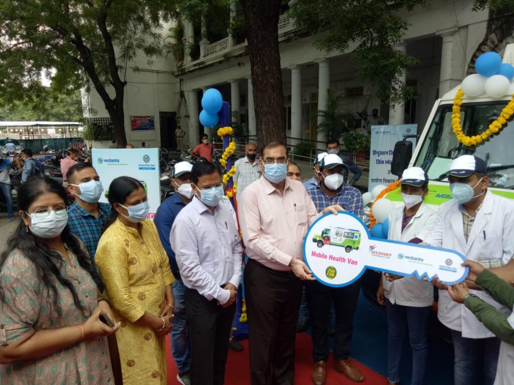 देबारी क्षेत्र के 30 गावों हेतु स्वास्थ्य सेवा परियोजना के तहत् मोबाइल हेल्थ वैन का किया शुभारंभ 2 udaipur 3