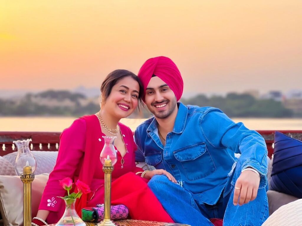 उदयपुर की पिछोला झील पर मनाई नेहा कक्कड़ ने पहली मैरिज एनिवर्सरी, पति रोहनप्रीत के साथ बिताए यादगार पल