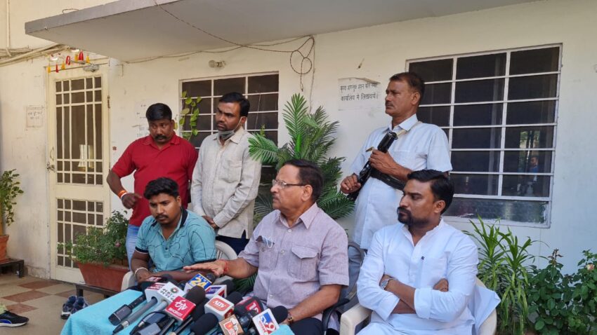 Dr. Mahesh Joshi's big statement regarding the Arun Valmiki episode in Agra, said - UP Police has tried to spoil the federal structure of the country | आगरा में हुएअरुण वाल्मीकि प्रकरण को लेकर डॉ.महेश जोशी का बड़ा बयान,कहा- यूपी पुलिस ने देश का संघीय ढांचा बिगाडऩे का किया है प्रयास