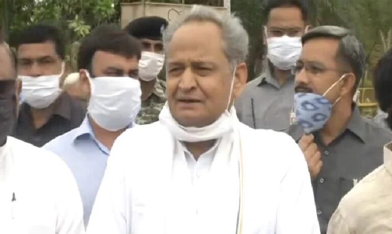 CM Gehlot may go to Delhi to attend CWC meeting on 16th | सीएम गहलोत 16 को सीडब्ल्यूसी की बैठक में भाग लेने जा सकते हैं दिल्ली