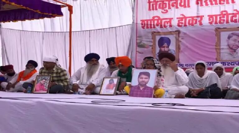 लखीमपुर में अरदास शुरू : 5 राज्यों से 50 हजार किसान आए; प्रियंका गांधी पहुंची, लेकिन मंच पर नहीं मिली जगह