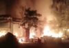 Fierce fire broke out in furniture market of Bhiwandi adjoining Mumbai, 40 warehouses burnt down | मुंबई से सटे भिवंडी के फर्नीचर बाजार में भीषण आग, 40 गोदाम जले
