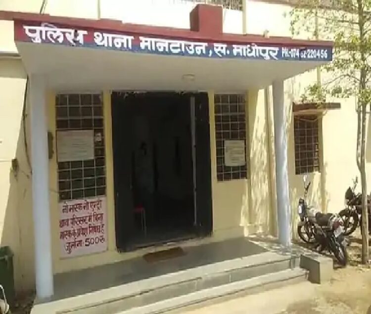 REET नकल मामले में 3 और गिरफ्तारी:SOG ने पुलिस कॉन्स्टेबल, उसके भाई और 1 अन्य को किया गिरफ्तार | 3 more arrests in REET copying case: SOG arrests police constable, his brother and 1 other |