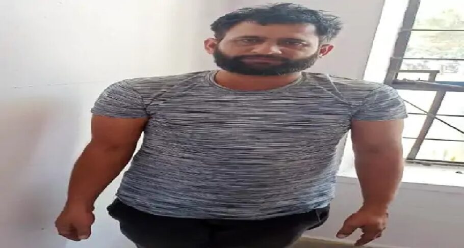 पटवारी परीक्षा में आज भी तीन डमी कैंडिडेट पकडे गए, इनमे एक सरकारी स्कूल का क्लर्क भी शामिल 2 पटवारी परीक्षा