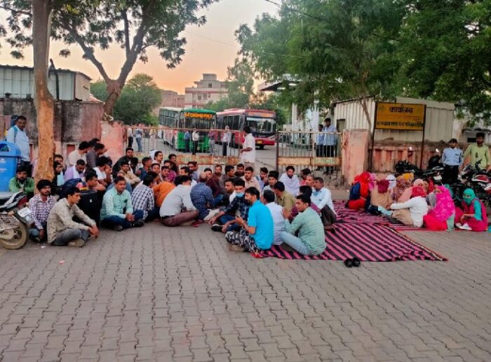 प्रशासन की चेतावनी के बाद भी JCTSL कर्मचारी हड़ताल पर, जयपुर में नहीं चली 280 लो फ्लोर बसें