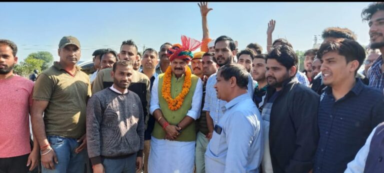 मुख्यमंत्री के सलाहकार डॉ. राजकुमार शर्मा का चौमूं में भव्य स्वागत