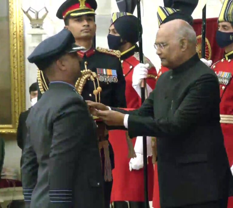 Gallantry Awards 2021: पाकिस्तान के दांत खट्टे करने वाले वीर अभिनंदन को ‘वीर चक्र’