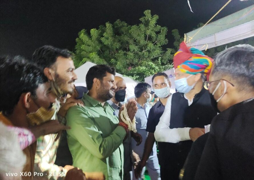 राजस्थान बेरोजगार संघ के संरक्षक डॉ.दीपेंद्र शर्मा ने मुख्यमंत्री से मुलाकात कर जताया आभार