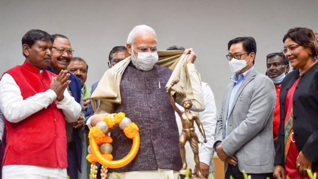 PM मोदी की सांसदों को खरी-खरी: बच्चों जैसा बर्ताव न करें; बदल जाइए, वरना बदल दिए जाएंगे 2 PM मोदी की सांसदों को खरी-खरी: बच्चों जैसा बर्ताव न करें; बदल जाइए, वरना बदल दिए जाएंगे