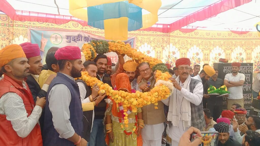 आरएलपी संयोजक हनुमान बेनीवाल का जोधपुर दौरा, चामू प्रधान की धन्यवाद सभा मे हुए शामिल 2 आरएलपी संयोजक हनुमान बेनीवाल का जोधपुर दौरा,चामू प्रधान की धन्यवाद सभा मे हुए शामिल