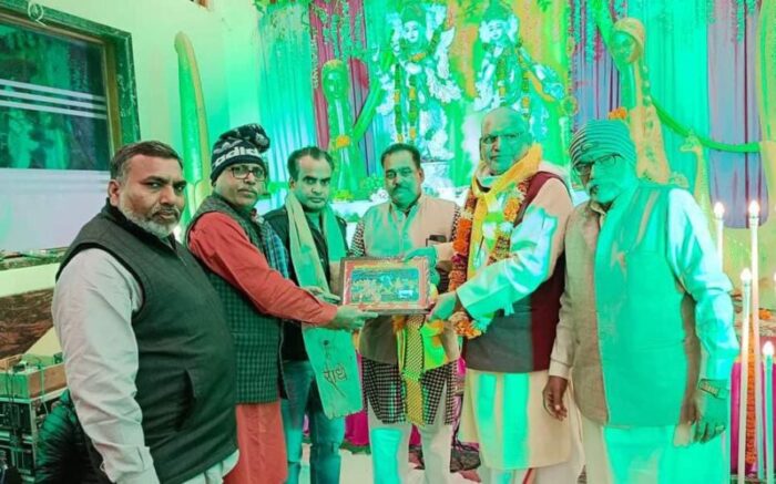 श्री गिर्राज जी सेवा समिति चौमू द्वारा भजन संध्या व भण्डारे का आयोजन