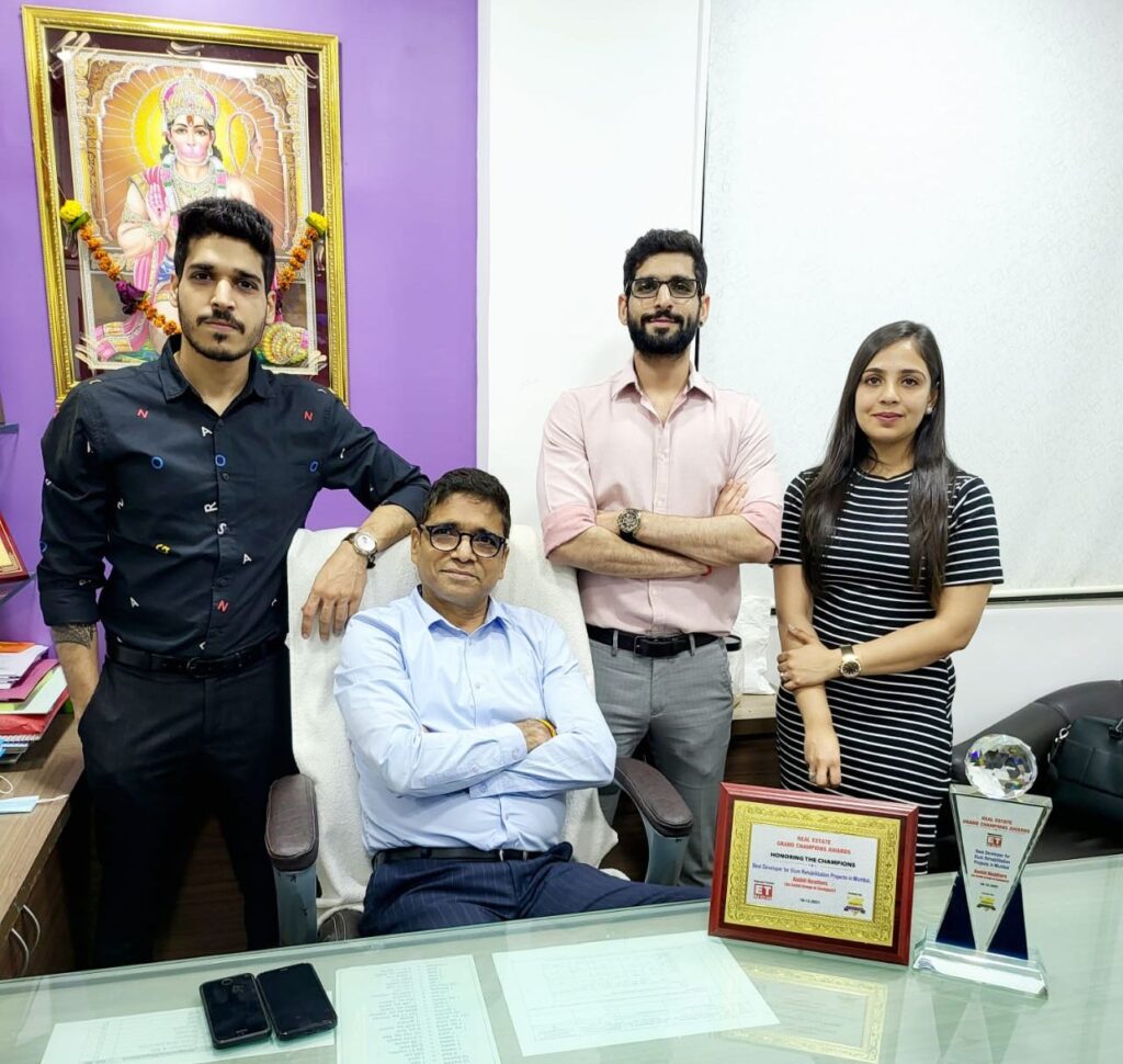 एम्बिट रियलटर्स को बेस्ट डेवलपर्स फॉर स्लम रिहबिलिटेशन प्रोजेक्ट इन मुम्बई ET NOW अवॉर्ड 2 एम्बिट रियलटर्स