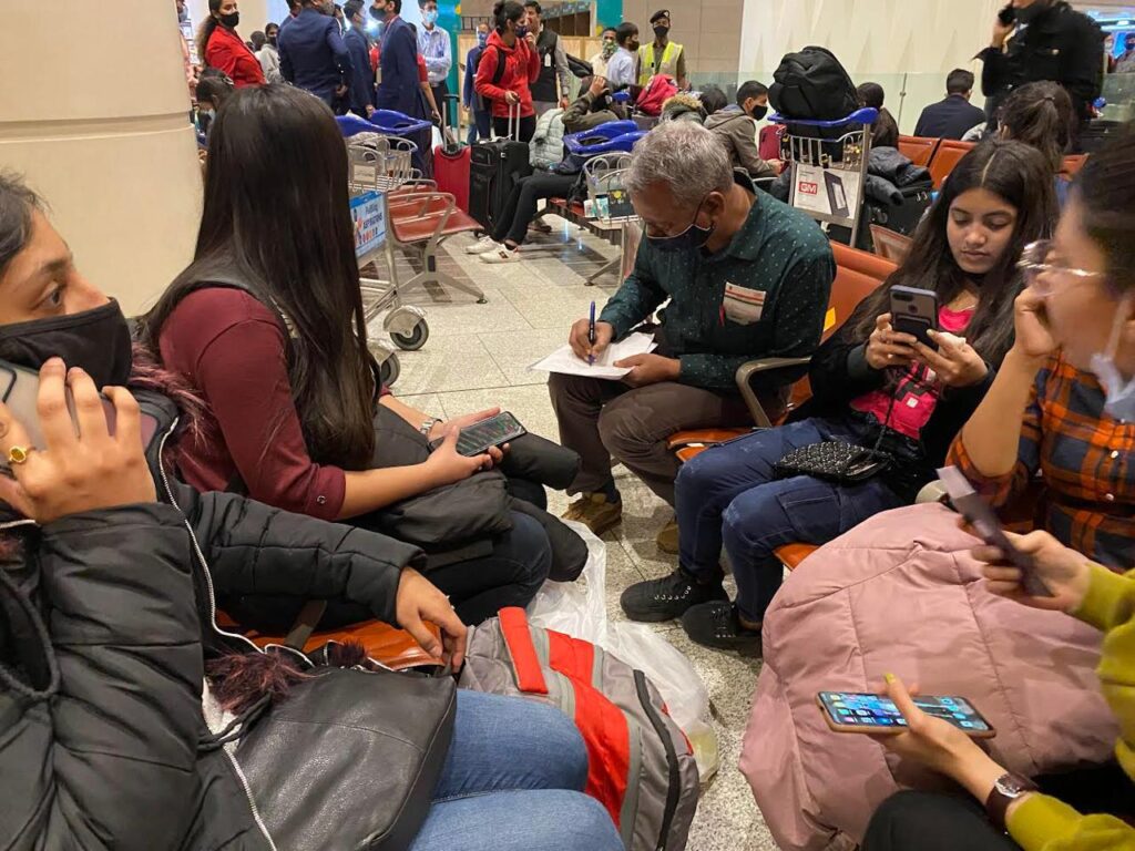 यूक्रेन से मुम्बई पहुंची पहली फ़्लाइट में आठ राजस्थानी छात्राएं, राजस्थान सरकार ने किया उनके खाने-रहने के प्रबंध