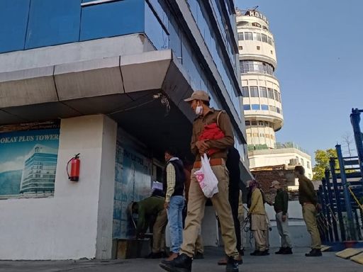 जयपुर के विशाल मेगा मार्ट और ओके टॉवर को नगर निगम ने किया सील