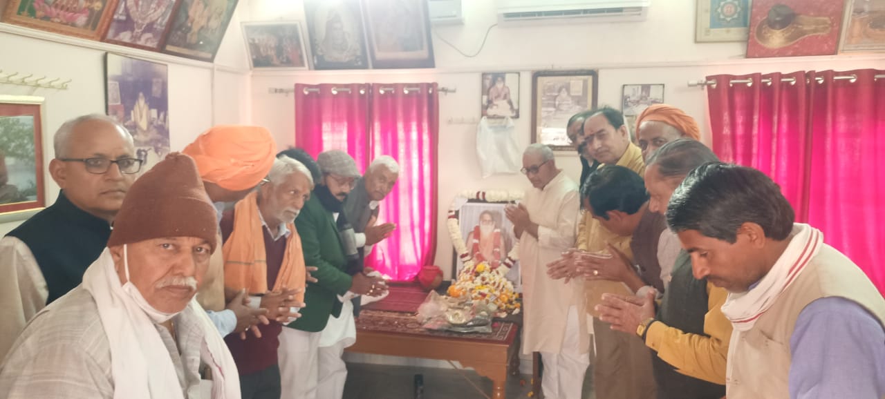 शाकम्बरी आश्रम पर हुई आत्म मुनि महाराज की श्रद्धाजंलि सभा शाकम्बरी आश्रम पर हुई आत्म मुनि महाराज की श्रद्धाजंलि सभा