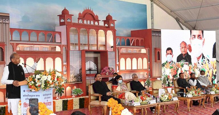 CM गहलोत ने बातों ही बातों में साफ कर दिया कि वे राजनीति से रिटायर होने वाले नहीं