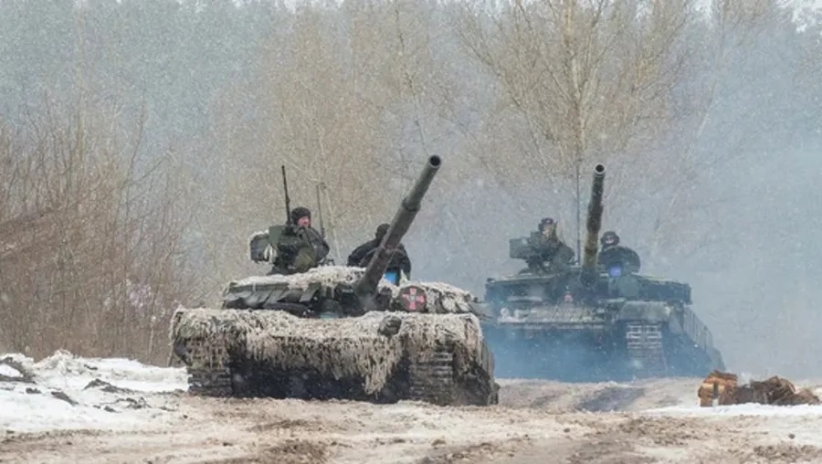 जंग शुरू: रूस ने यूक्रेन पर हमला बोला 2 tank