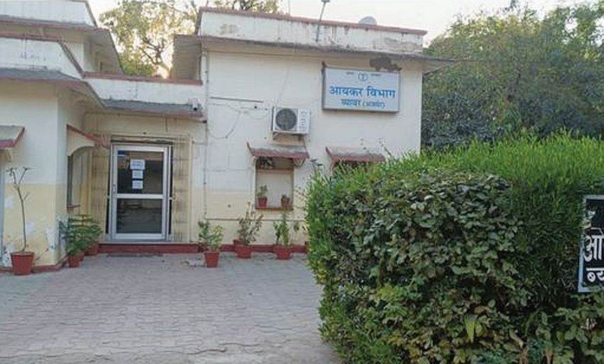 ईंट भट्टे पर काम करने वाले मजदूर के नाम से करीब 50 करोड़ का लेनदेन, इनकम टैक्स का नोटिस आया तो पता चला