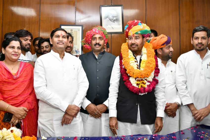 विधायक लाखन मीणा ने डांग विकास बोर्ड अध्यक्ष का पदभार संभाला