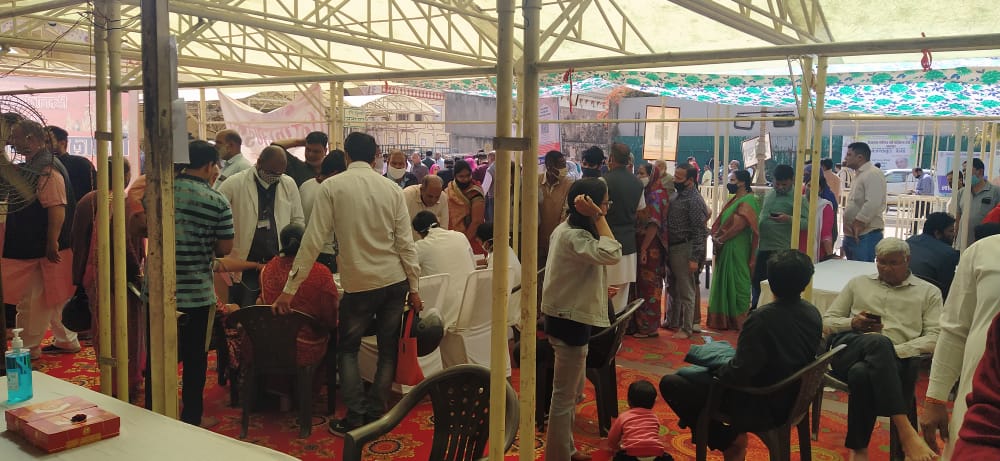 गोविन्द देवजी मंदिर में लगा फ्री मेडिकल चैक-अप कैम्प 3 गोविन्द देवजी मंदिर में लगा फ्री मेडिकल चैक-अप कैम्प