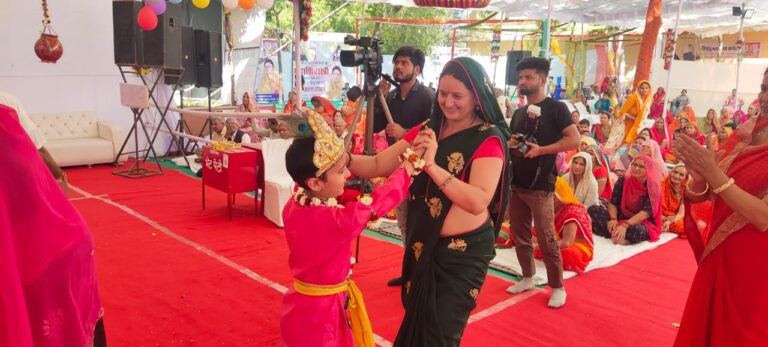 देवस्थान विभाग के श्रीमद्भागवत कथा यज्ञ में, माखन चोरी, गोवर्धन पूजा और छप्पन भोग
