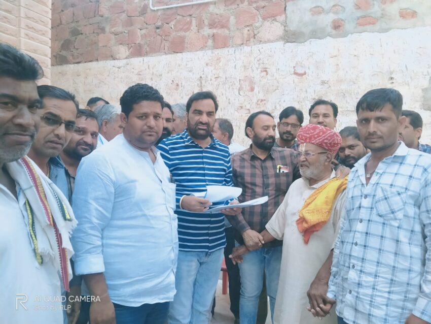 विकास कार्यों की स्वीकृति के लिए ग्रामीणों ने सांसद बेनीवाल के आवास पर पहुंचकर दिया धन्यवाद