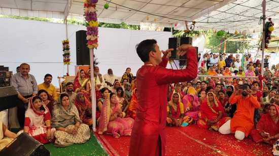 देवस्थान विभाग के श्रीमद् भागवत कथा यज्ञ में देवस्थान मंत्री ने की पूजा, कथा श्रवण