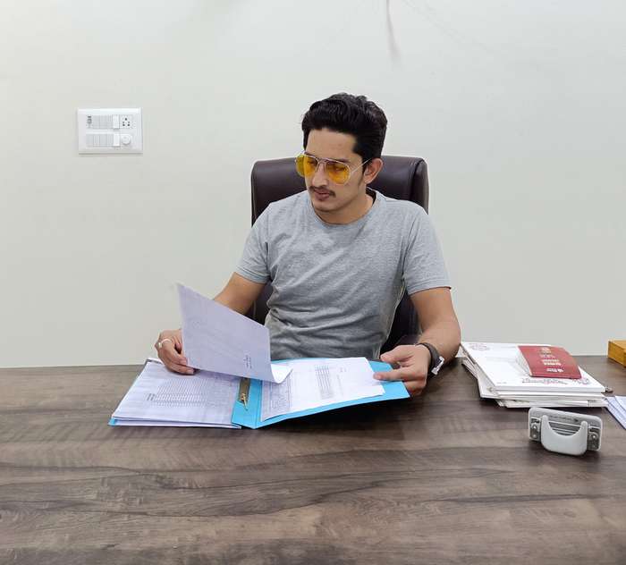 GulabiZilla ला रहा है शहीद दिवस पर सेल, फाउंडर विक्की चौधरी बोले - सेल का 50% जाएगा राष्ट्रीय रक्षा कोष में 2 GulabiZilla ला रहा है शहीद दिवस पर सेल, फाउंडर विक्की चौधरी बोले - सेल का 50% जाएगा राष्ट्रीय रक्षा कोष में