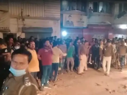 बिहार के भागलपुर में बम ब्लास्ट में 10 लोगों की मौत, घर में पटाखें बनाते समय हुआ धमाका 2 blast 1