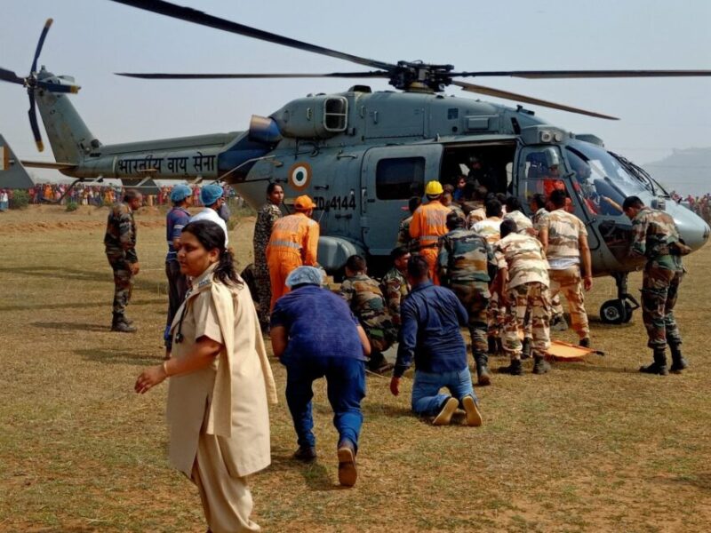 झारखंड रोप-वे रेस्क्यू ऑपरेशन का तीसरा दिन, अब सिर्फ एक ट्रॉली में फंसे हैं 4 लोग