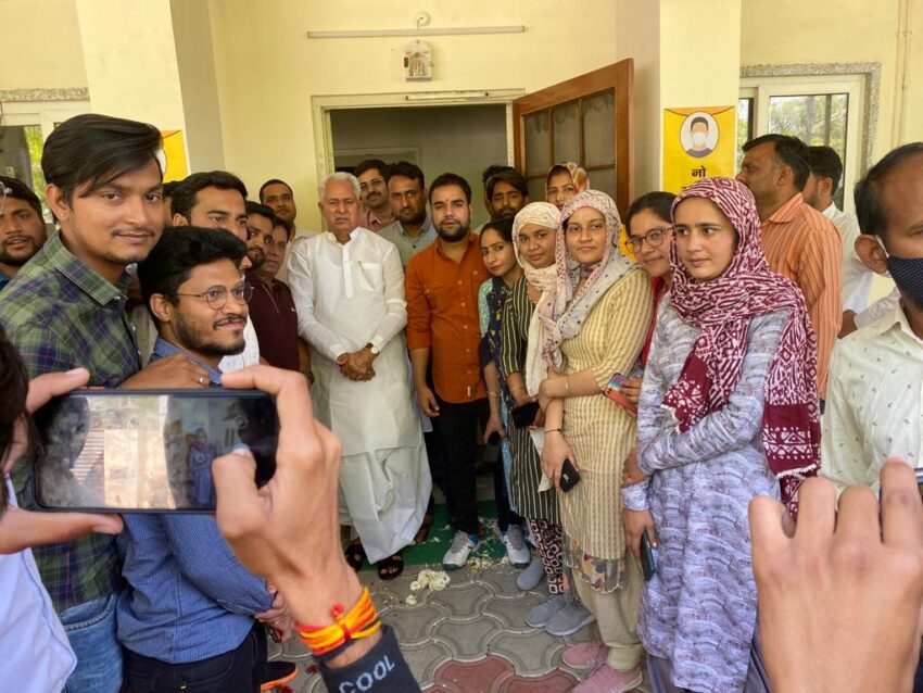 यूटीवी कार्मिकों की सेवा अवधि बढ़ाई, संविदा नर्सेज ने मुख्यमंत्री और चिकित्सा मंत्री का जताया आभार