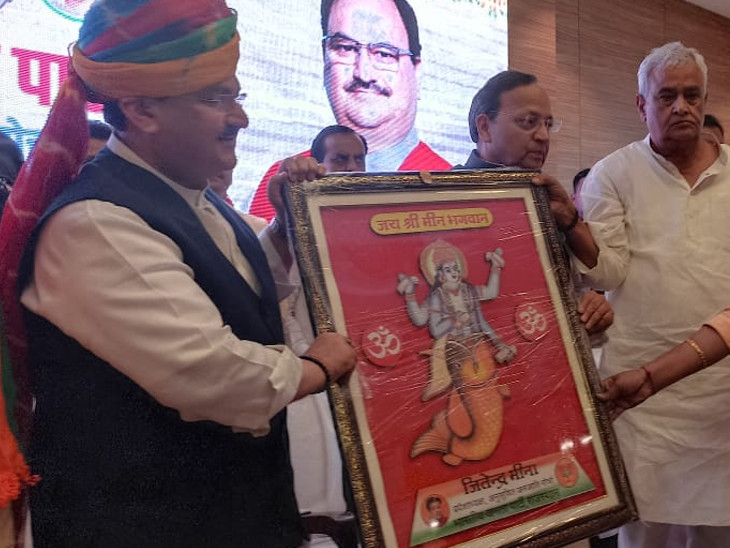 ST विशिष्टजन सम्मेलन में नड्डा बोले- 'इंडियन नेशनल कांग्रेस सिर्फ नाम है, इंडियन नहीं है' 2 कांग्रेस