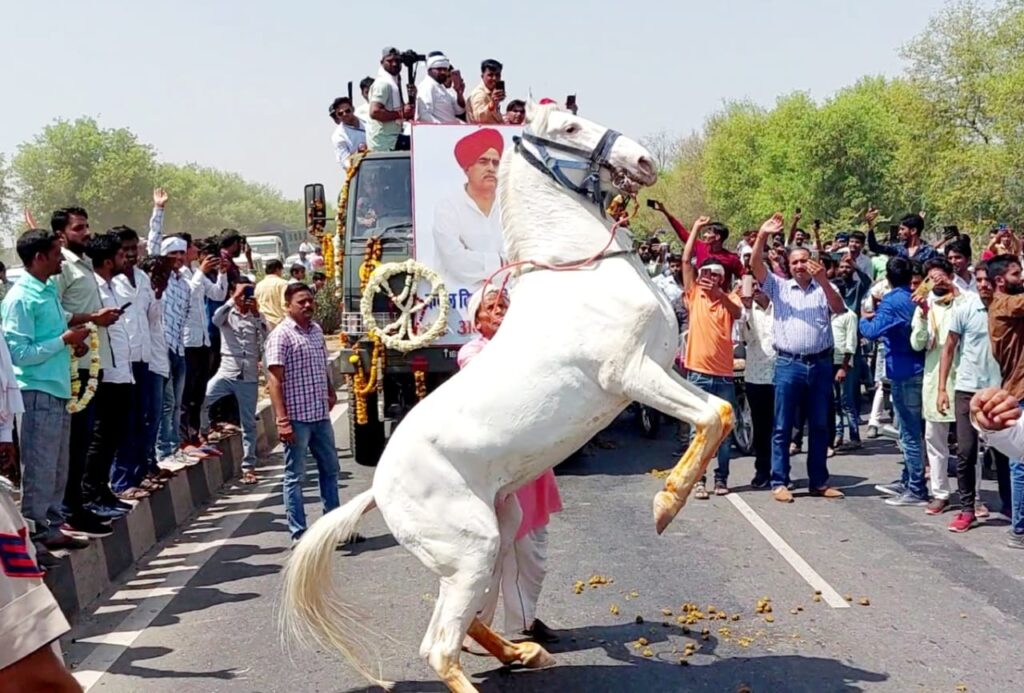 कर्नल किरोड़ी सिंह बैंसला को अंतिम विदाई देने उमड़ पड़ा जनसैलाब