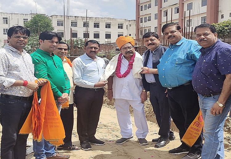 सोती ने किया विप्र एक्सीलेंस भवन का अवलोकन