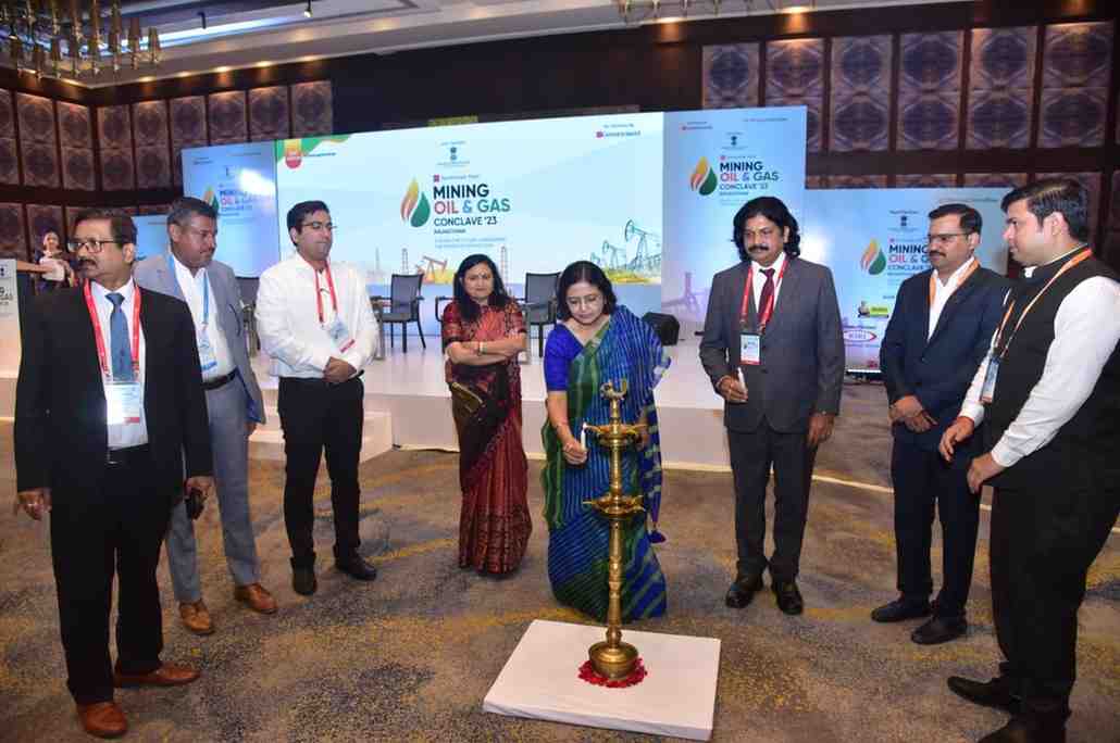 माइनिंग, ऑयल और गैस कॉन्क्लेव: माइनिंग सेक्टर है आधुनिक सभ्यता की रीढ़, टेक्नोलोजिकल एडवासंमेंट, एनर्जी सिक्योरिटी और इकोनोमिकल ग्रोथ में माइनिंग की प्रमुख भूमिका - एसीएस गुप्ता